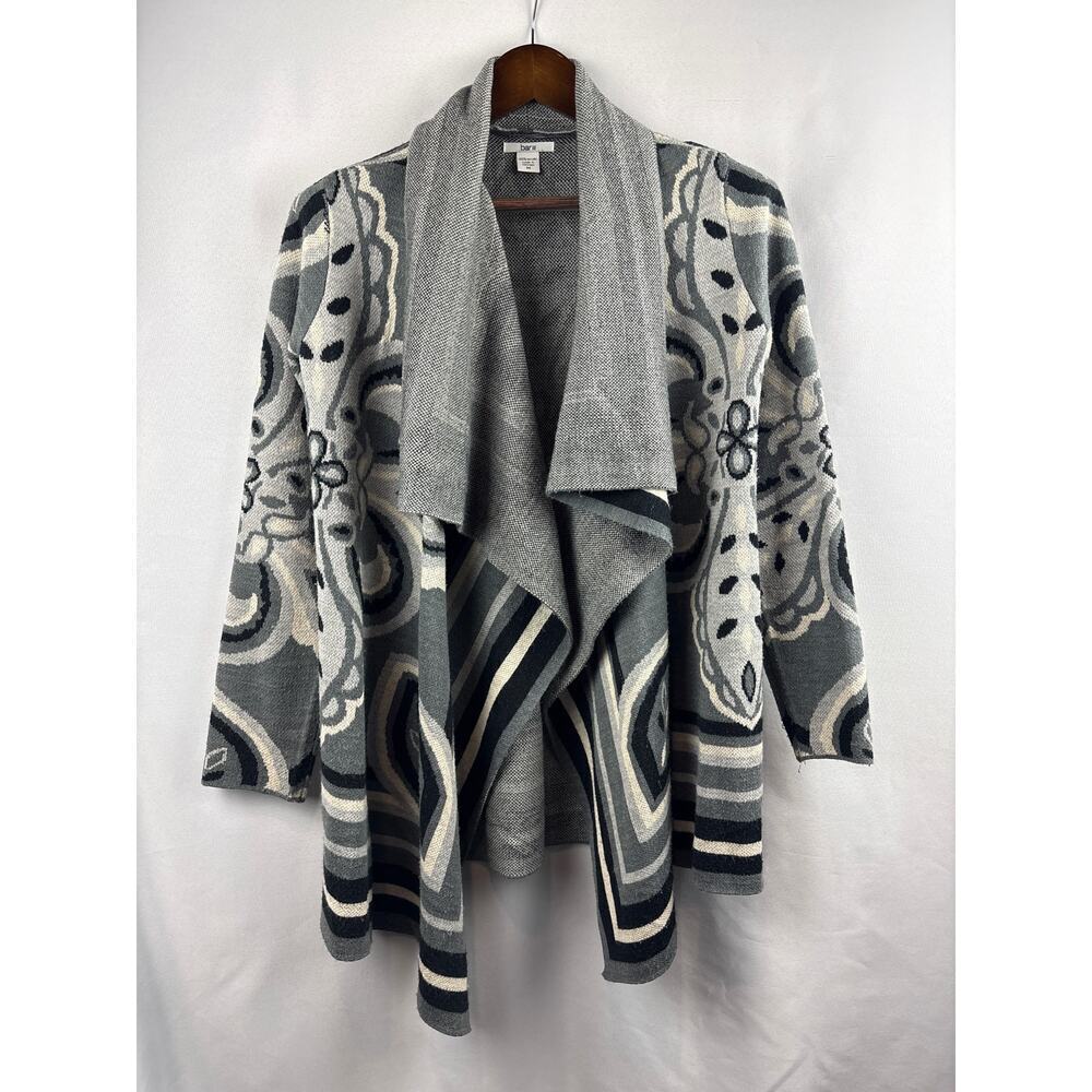 Women’s bar lll Medium Grey Patterned Cardigan